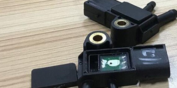 矽膠（jiāo）與金屬粘接，使用高強度矽膠膠水效果更好