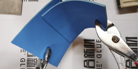 抗（kàng）震（zhèn）動快幹膠水，韌性（xìng）好，粘接更牢固