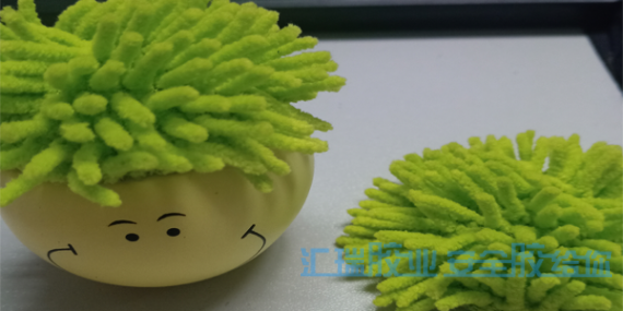 pu膠（jiāo）水（shuǐ）幫助客戶解決（jué）工藝品pu和毛線布料的（de）粘接問題