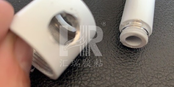 是否有既能防水又能耐300度高（gāo）溫的膠粘劑？