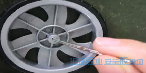 金屬粘abs用什麽膠水？用（yòng）匯（huì）瑞5秒初（chū）固高強度金屬粘塑料（liào）快幹（gàn）膠