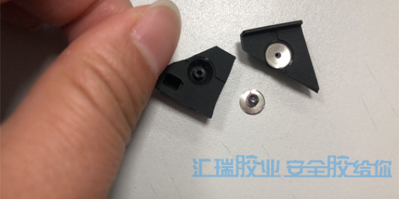 矽橡膠粘合劑幫助客（kè）戶解決汽車控件矽橡膠（jiāo）和不鏽鋼的粘接問題