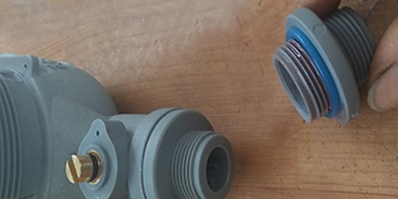 智能水表（biǎo）管頭套（tào）粘，使用尼龍膠水輕鬆解決