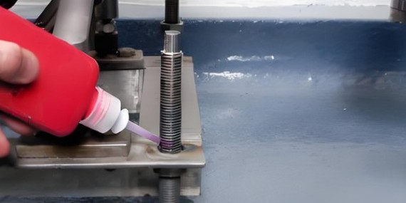 如何選擇（zé）適合的螺絲緊固厭氧膠？有哪些關（guān）鍵因素需要考慮？