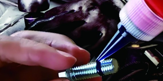 工程機械設備螺帽鎖固膠水使（shǐ）用後就不能拆卸了嗎（ma）？