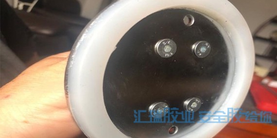 草莓视频cm.888tw粘（zhān）矽膠（jiāo）防水膠水解決戶（hù）外架子防滑（huá）墊粘接問題